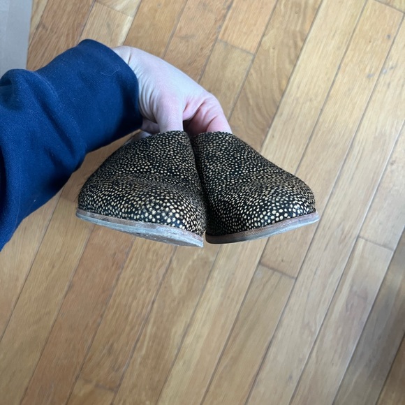 Madewell Asymmetrical Shoes in Spotty Calf-hair - Picture 5 of 6